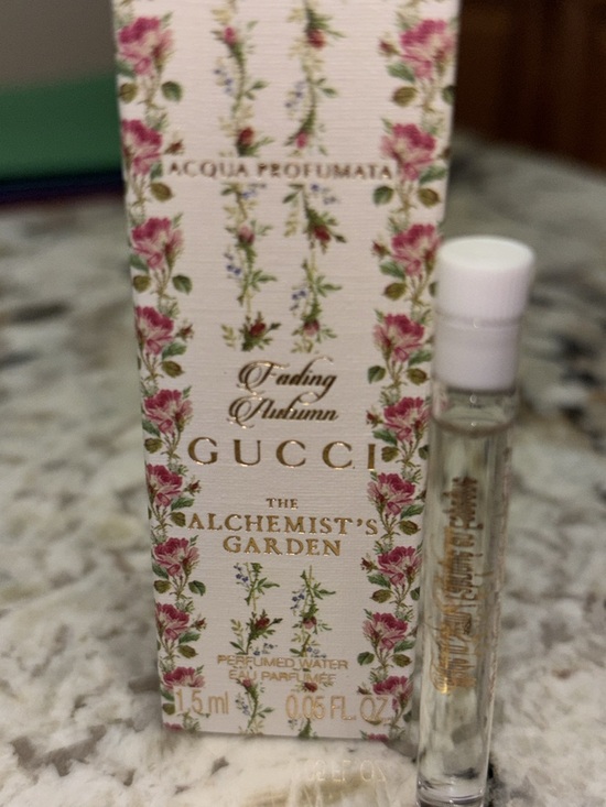 Gucci Other - Gucci Fading Autumn The Alchemist's Garden Perfume Sample - Pink & Gold